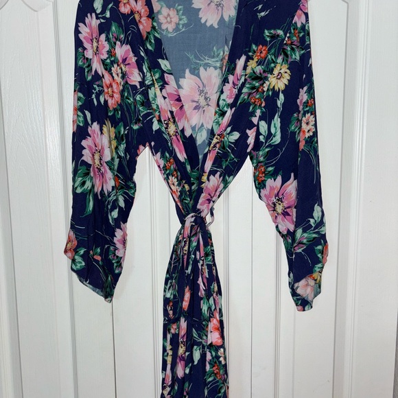 Yumi Kim Floral Robe - Picture 4 of 5